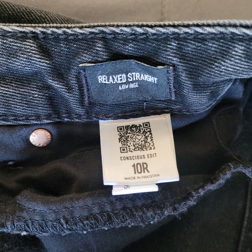 Express Jeans Womens Size 10 Low Rise Relaxed Straight Button Fly Faded Black - Picture 3 of 8